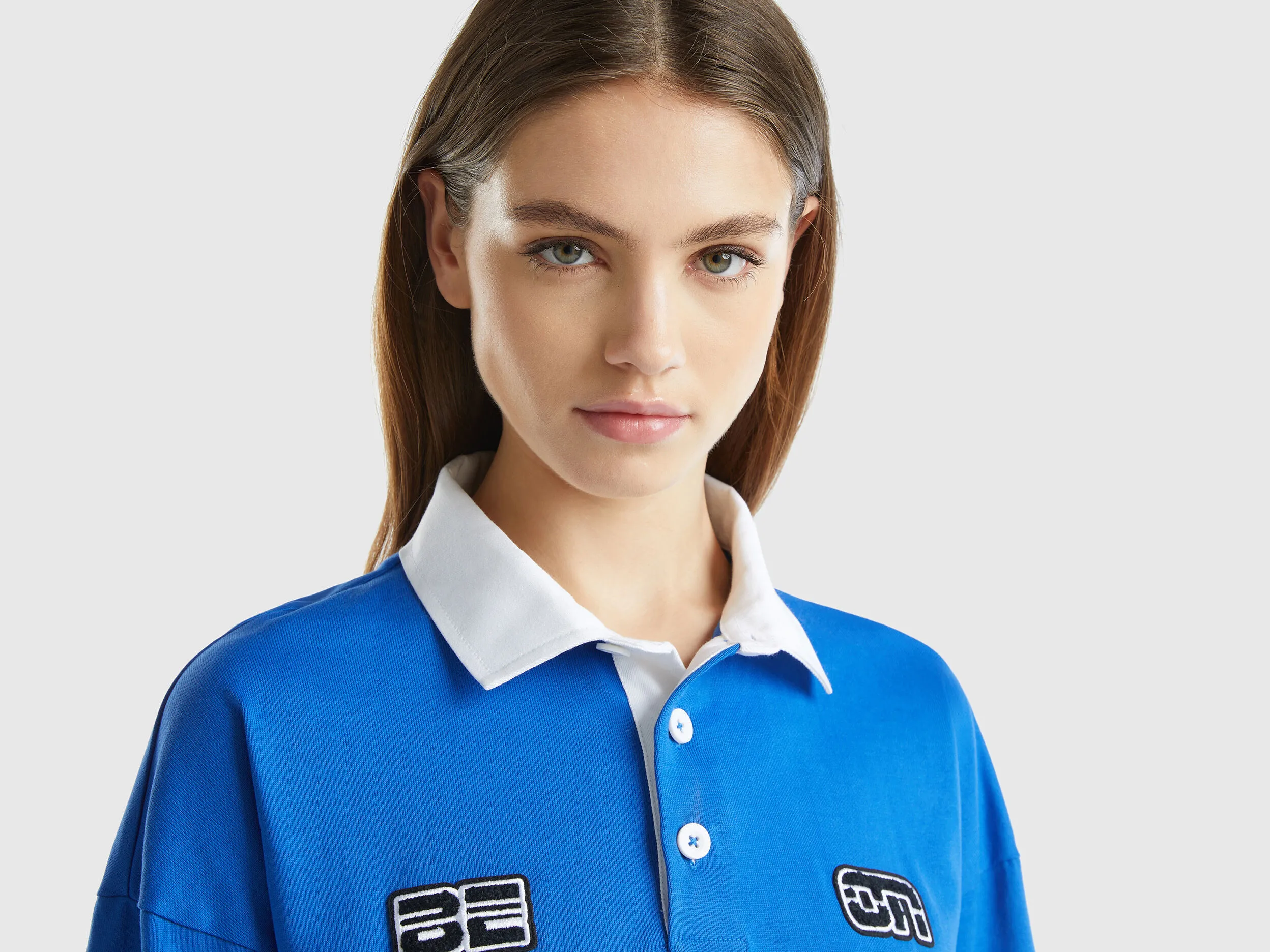 Polo azul oscuro de rugby