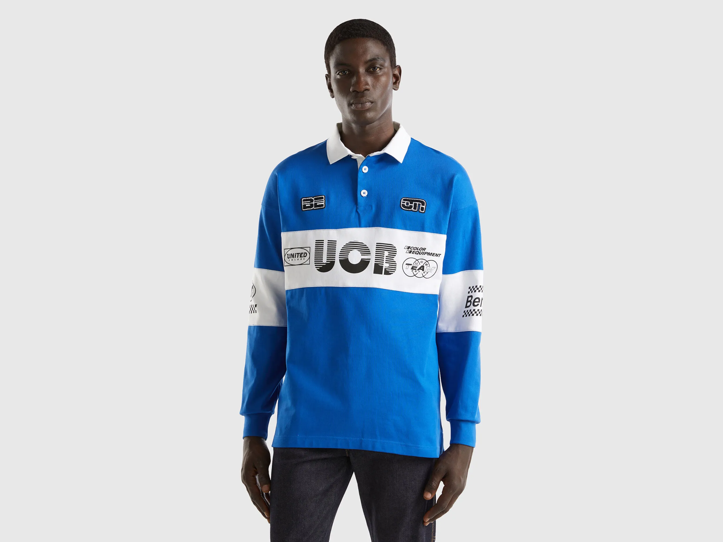 Polo azul oscuro de rugby