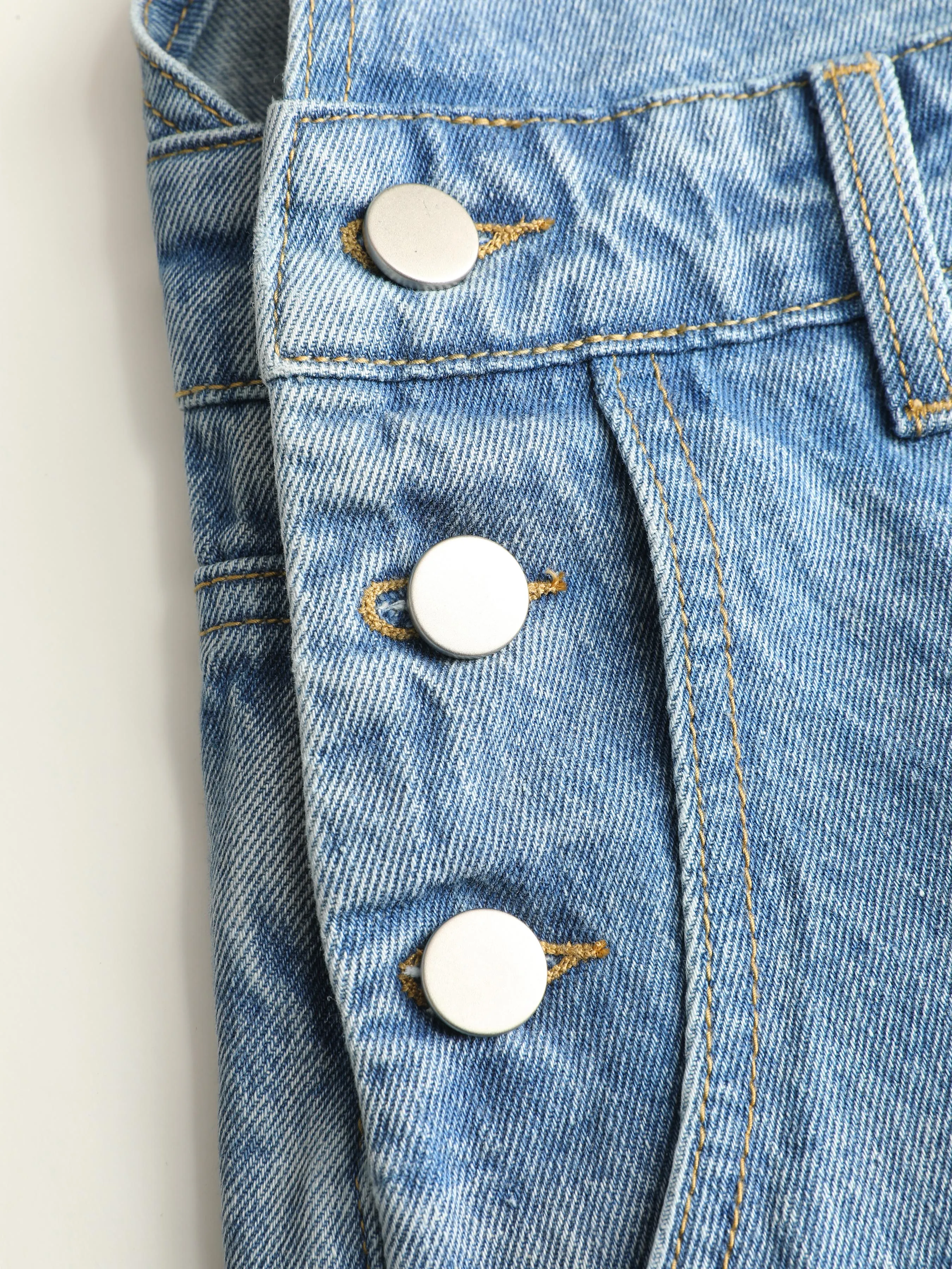  Romper de Denim con Cadena de Hebilla de Bloque de Color
