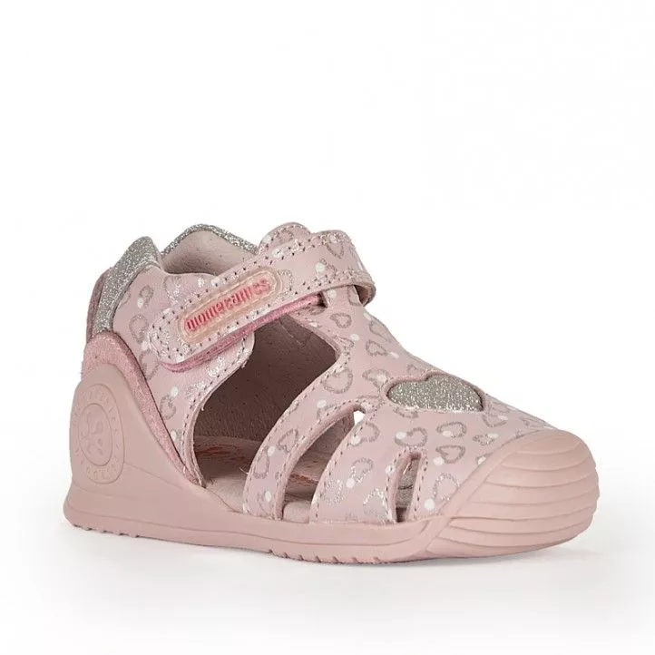 Sandalias abotinadas Biomecanics rosas con estampados de corazones