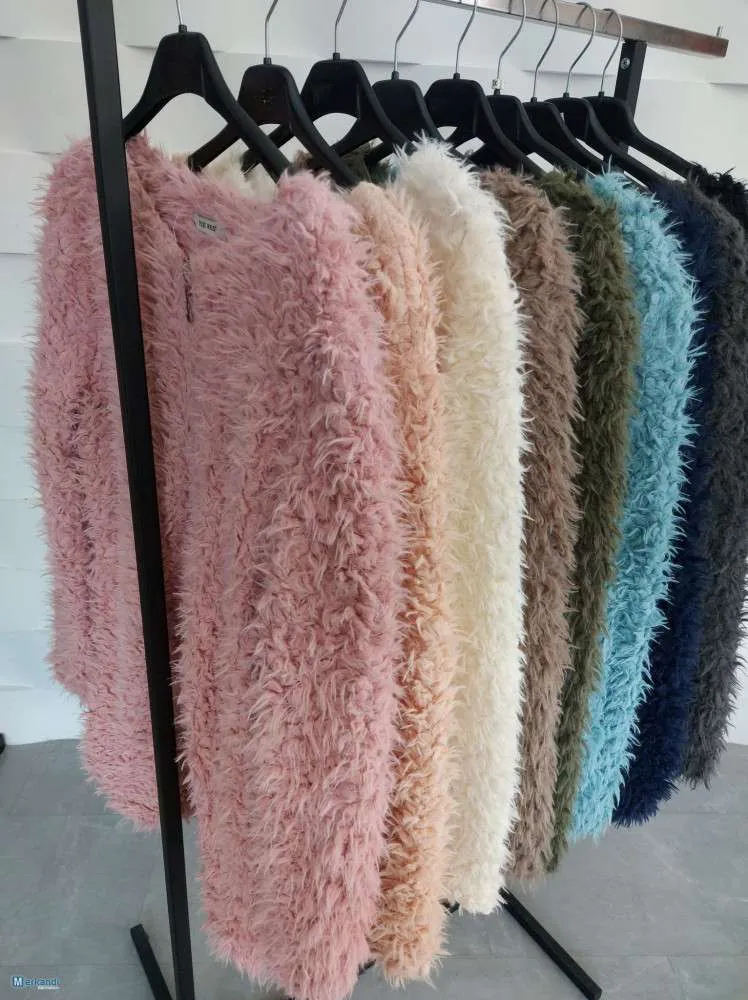 Sudadera con capucha de pelo otoñal con cremallera