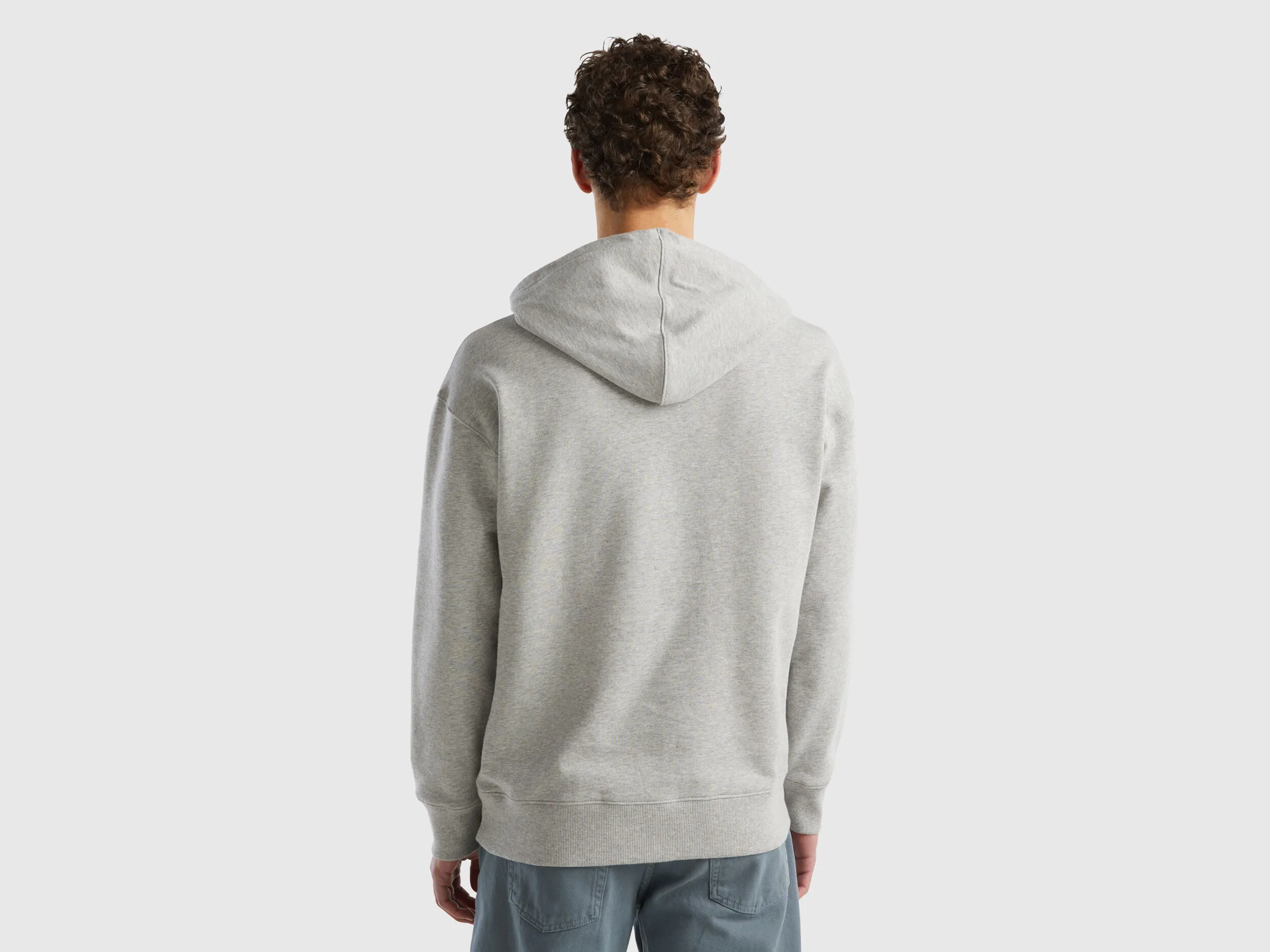 Sudadera con capucha y estampado