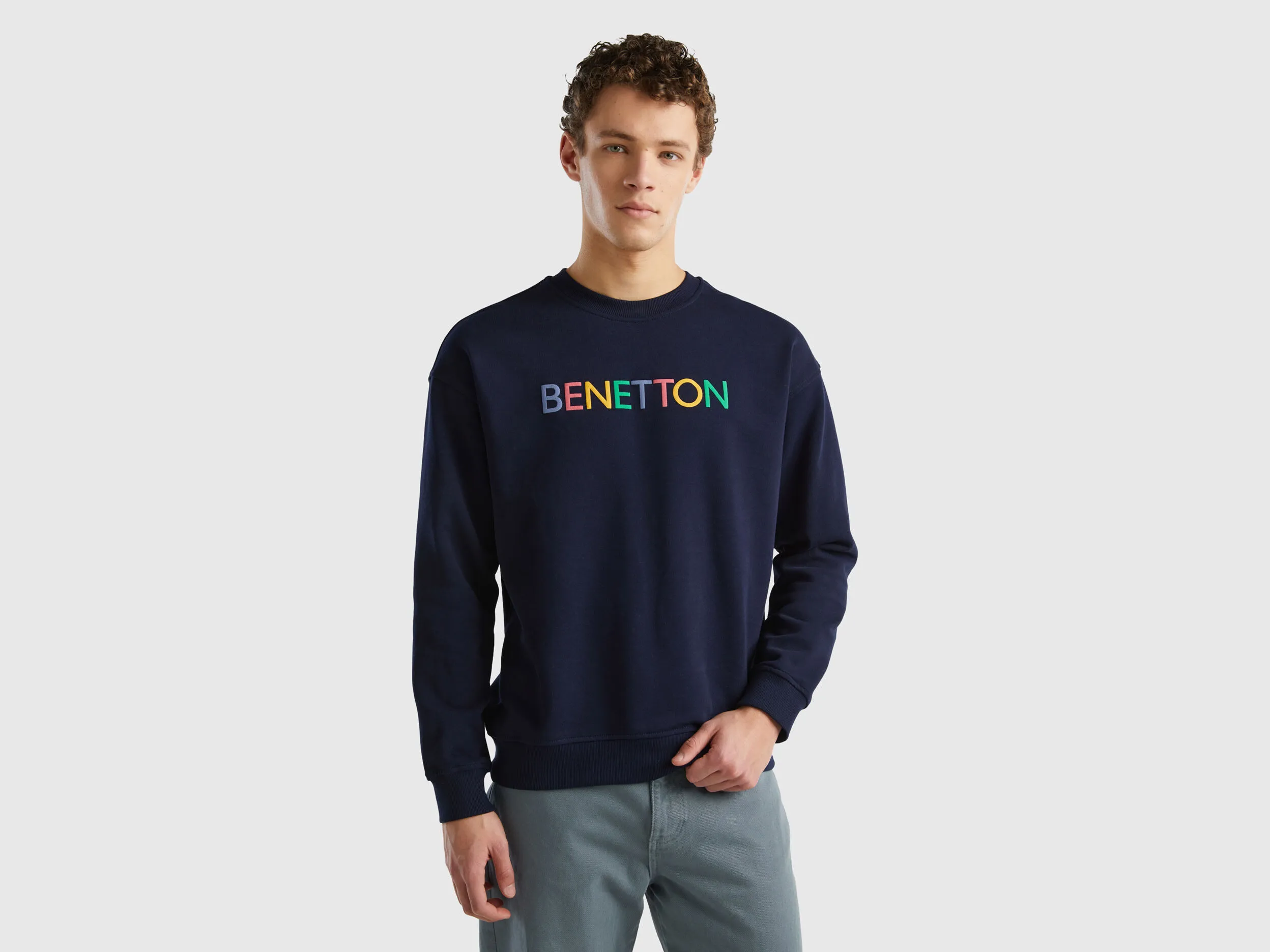 Sudadera de cuello redondo con estampado con logotipo