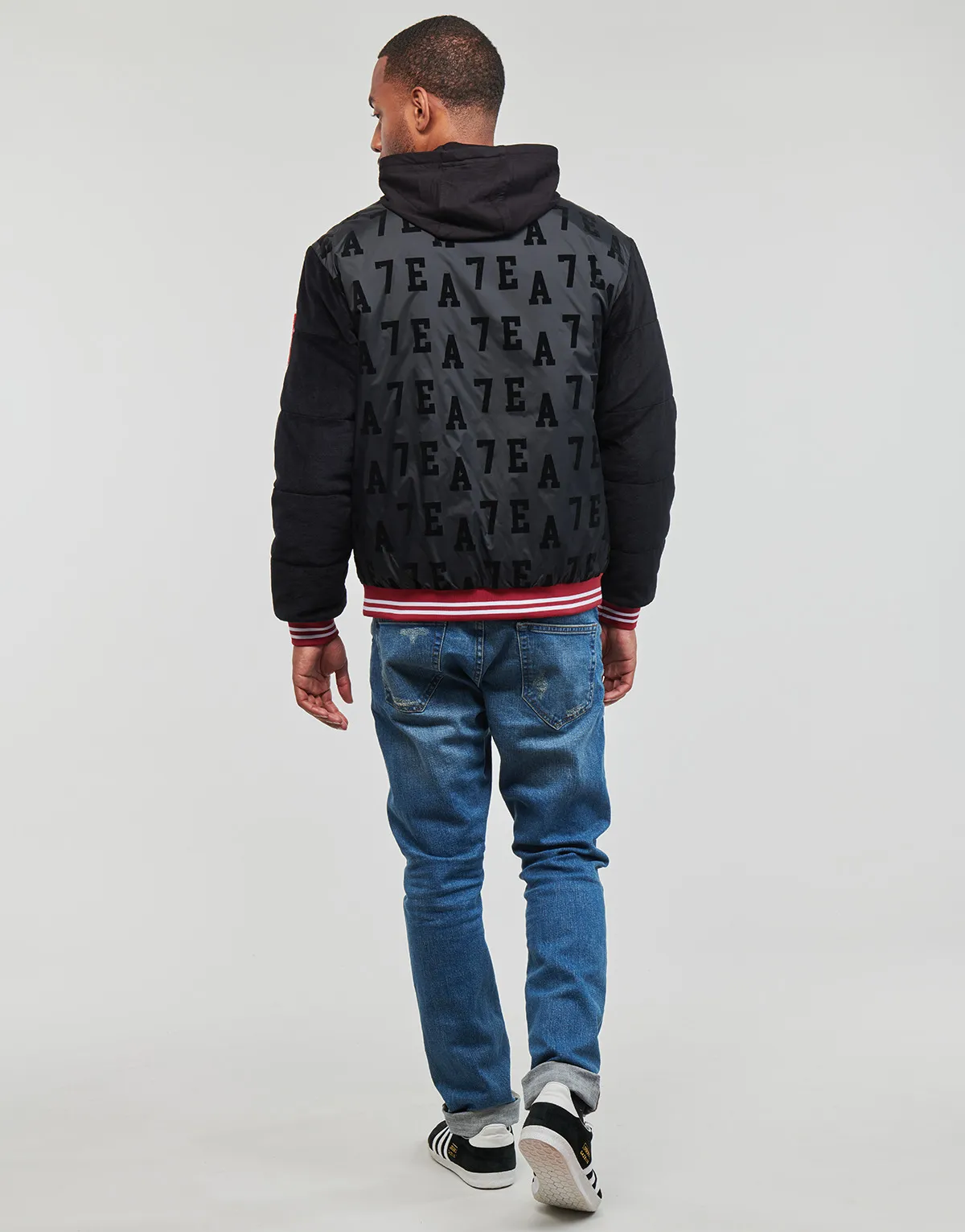 UNIVERSITY SQUAD BOMBER JKT