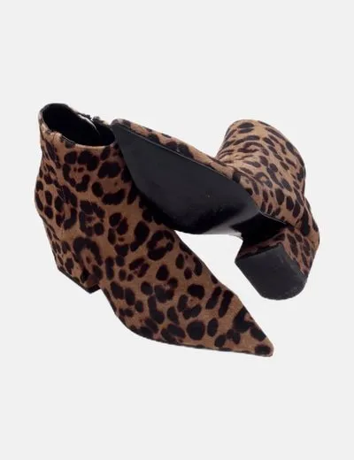 Uterqüe Botines estampados animal print