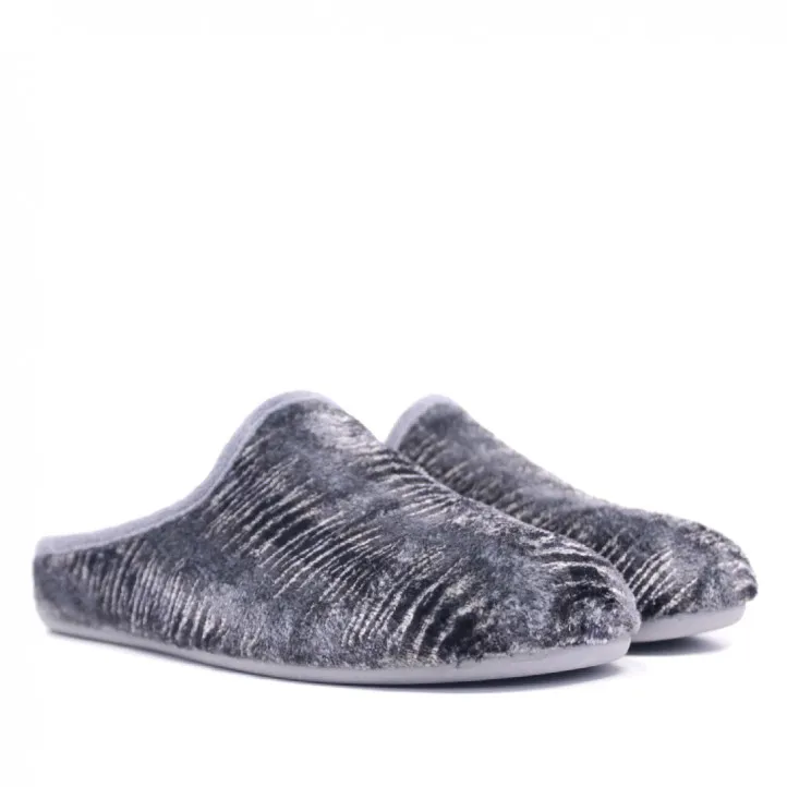 Zapatillas casa grises comfort  estampado animal print