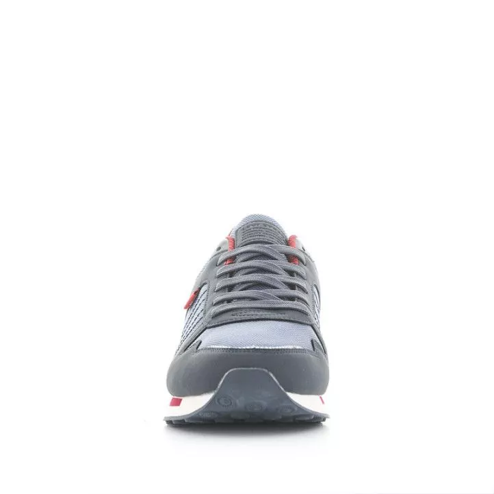 Zapatillas deportivas Levi's azules con suela blanca y detalles rojos