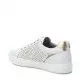 Zapatillas deportivas Xti blancas con orificios y detalles dorados