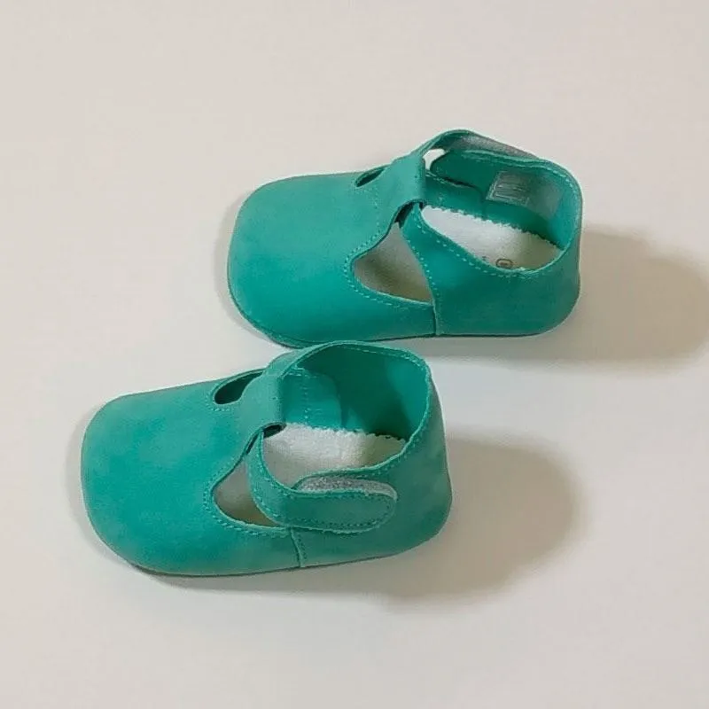 Zapatos bebé piel vuelta verde menta Cuquito