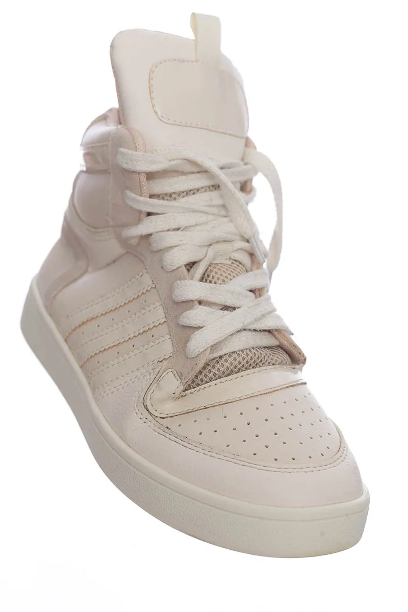ZAPATOS COLOR BEIGE  CLOSEANDO