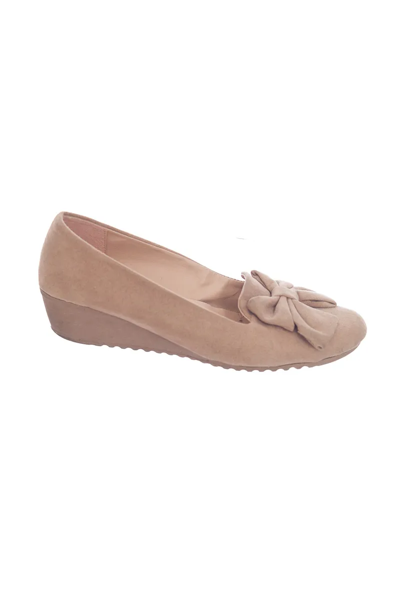 ZAPATOS COLOR BEIGE  GASOLINA EXTRA