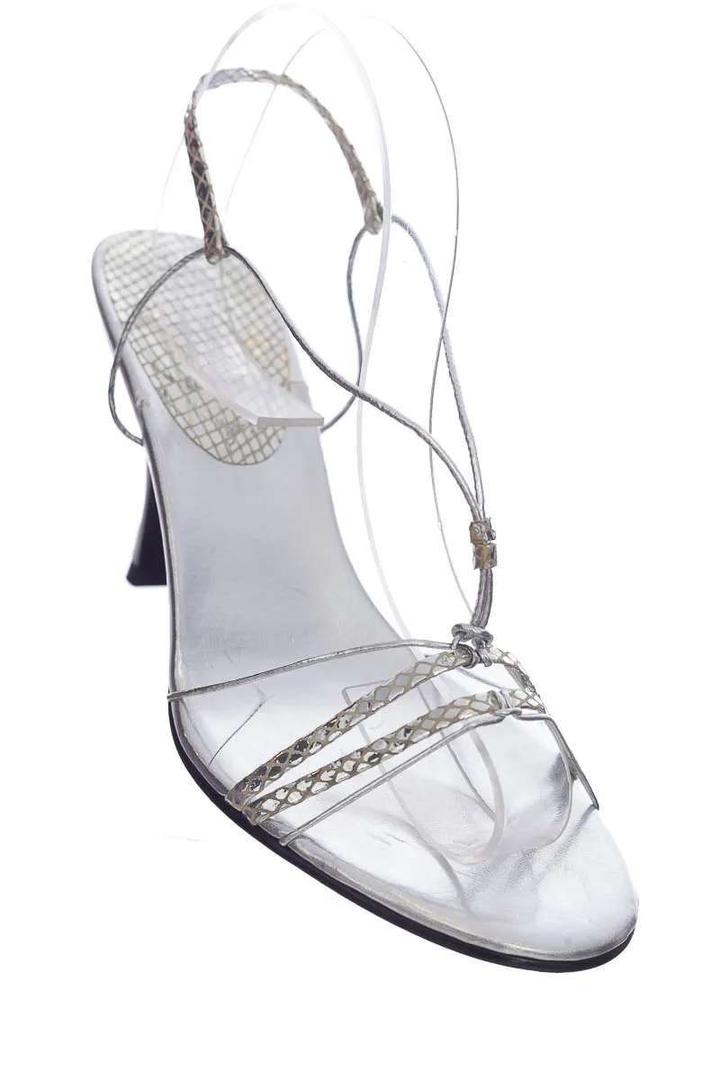 ZAPATOS COLOR PLATEADO  ISABELLA