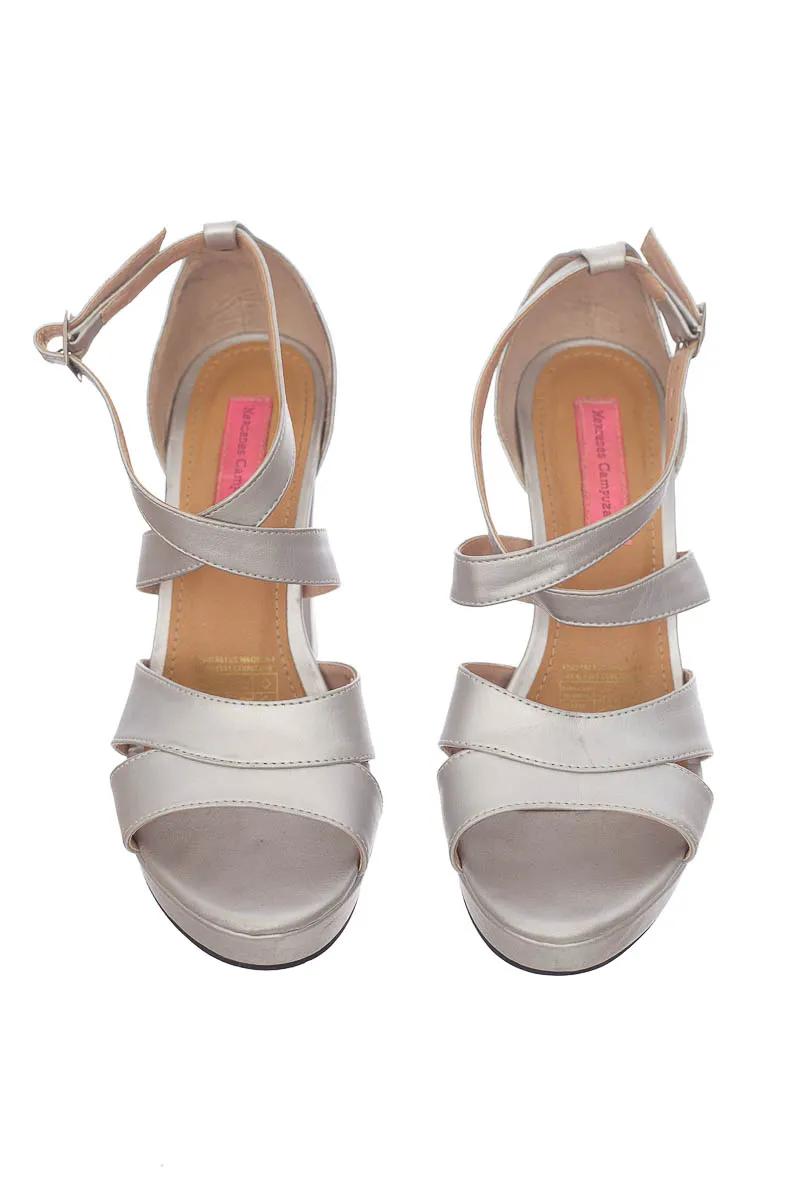 ZAPATOS COLOR PLATEADO  MERCEDES CAMPUZANO