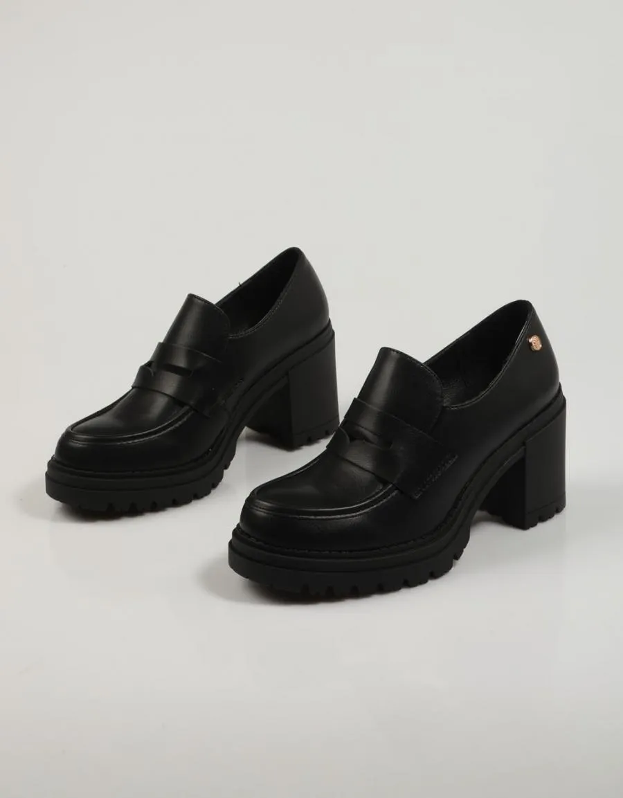  zapatos sport XTI 141682 en Negro 83540