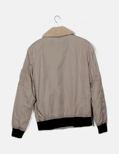 Zara Bomber beige cuello borrego